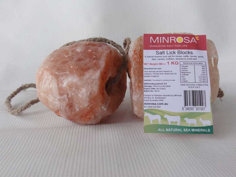 Minrosa Himalayan salt lick roll with rope 1kg